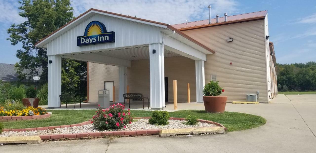 Days Inn By Wyndham Springfield Bagian luar foto